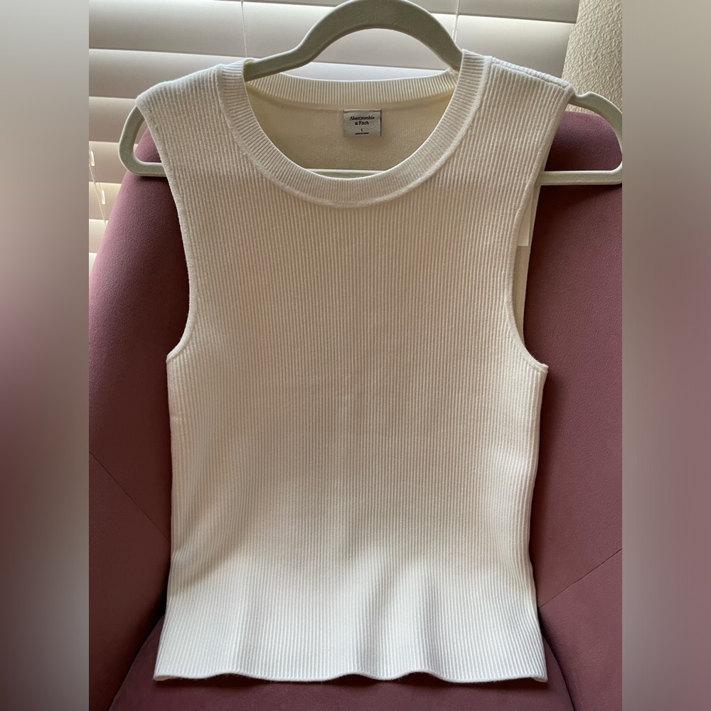 Abercrombie Women's Ottoman Crew Tank, WHITE size Large - brand new with tag